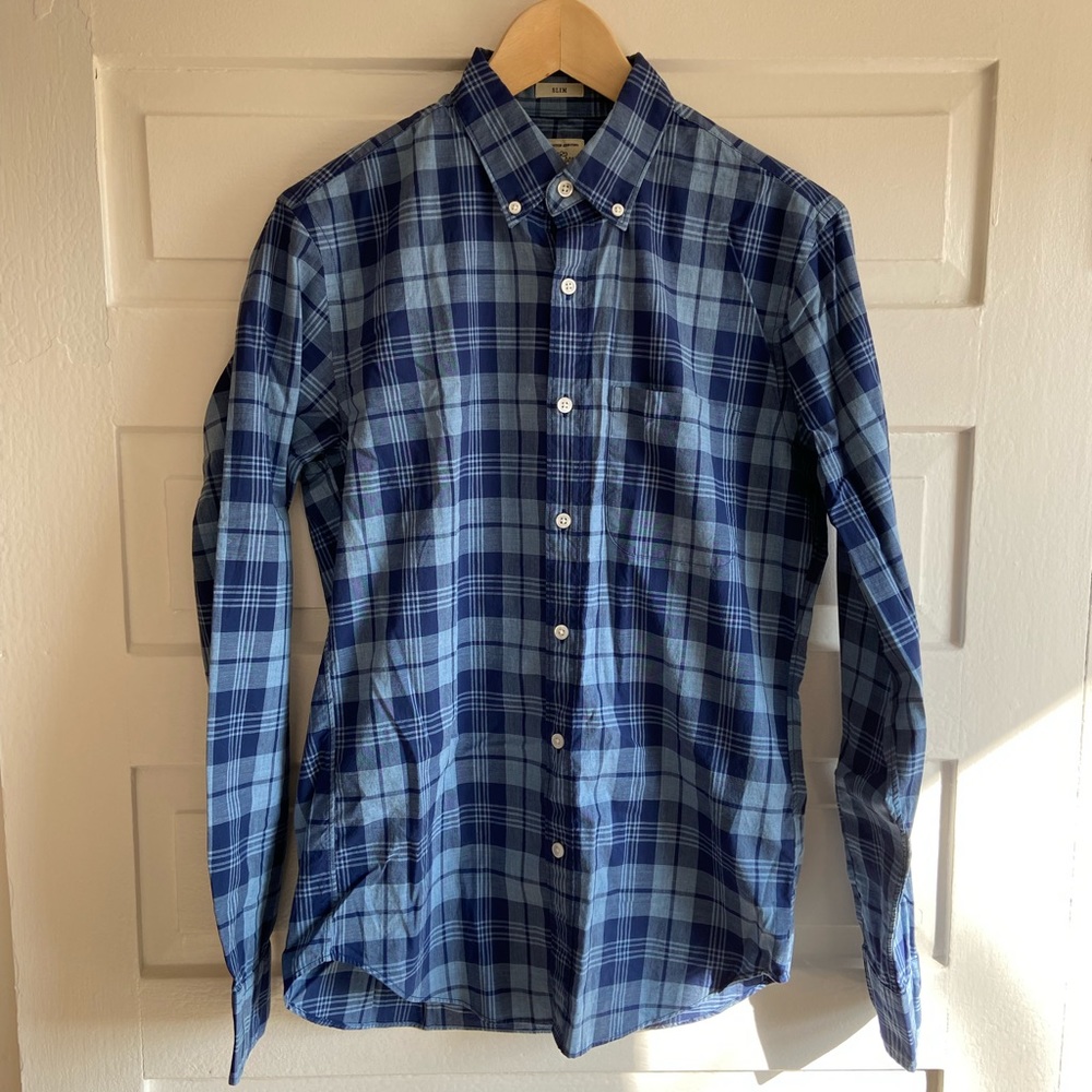 J Crew slim shirt SIZE: Small, COLOR: Blue